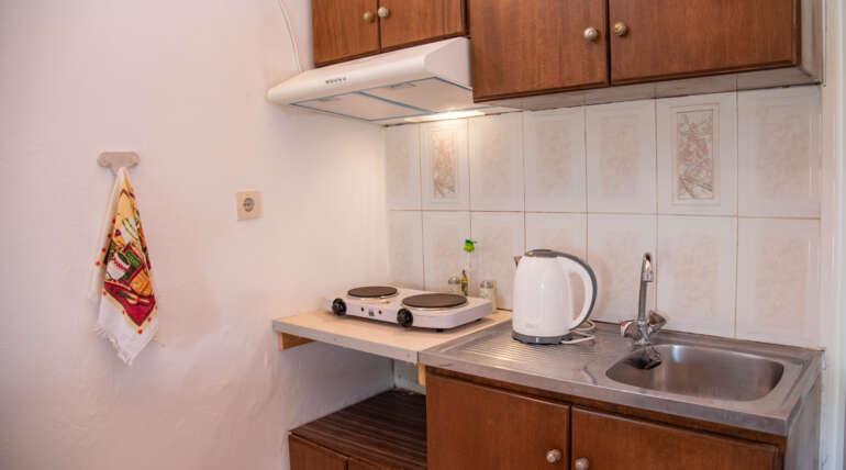 • Fully Equipped kitchen.