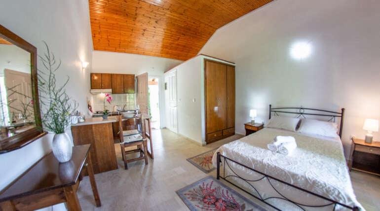 • Air-conditioned rooms